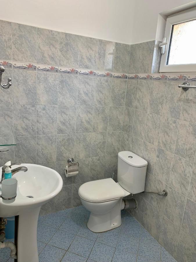 Vaso Apts Sarandë Buitenkant foto
