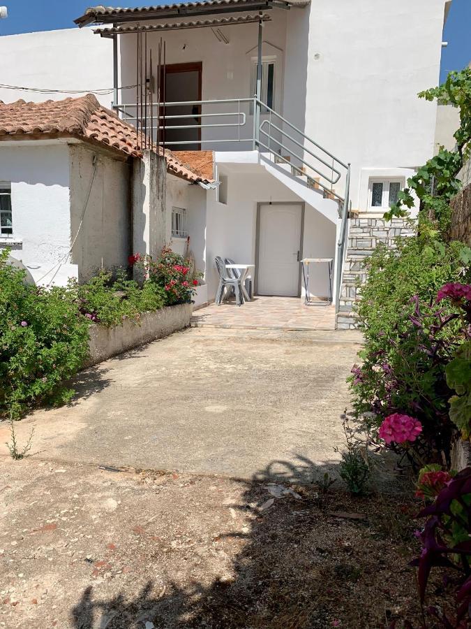 Vaso Apts Sarandë Buitenkant foto