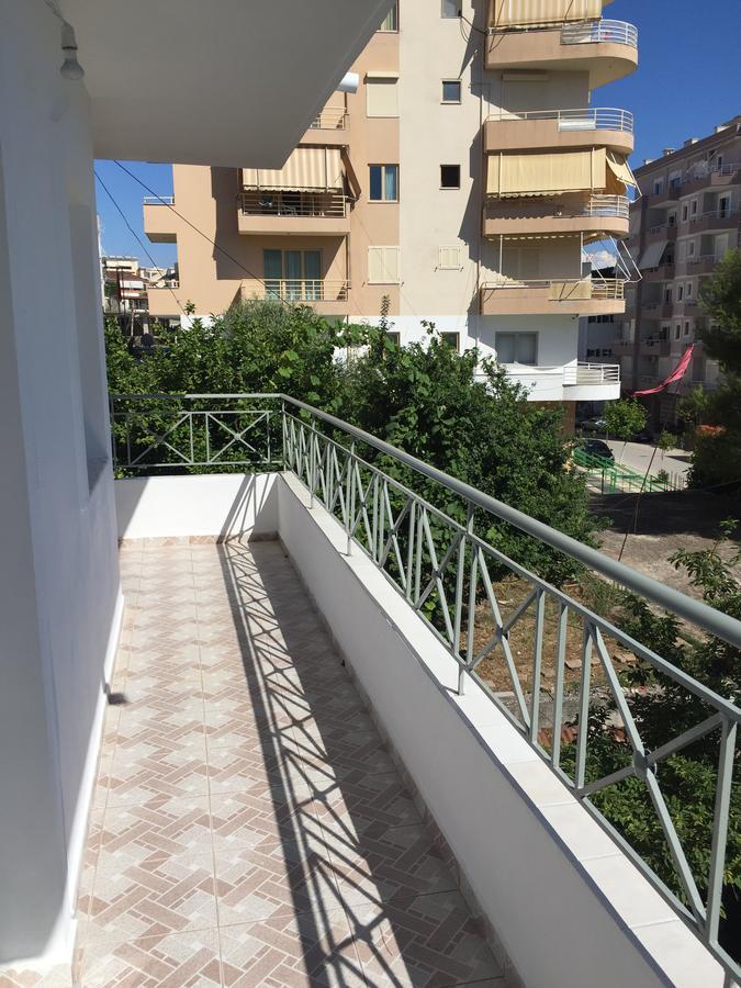 Vaso Apts Sarandë Buitenkant foto