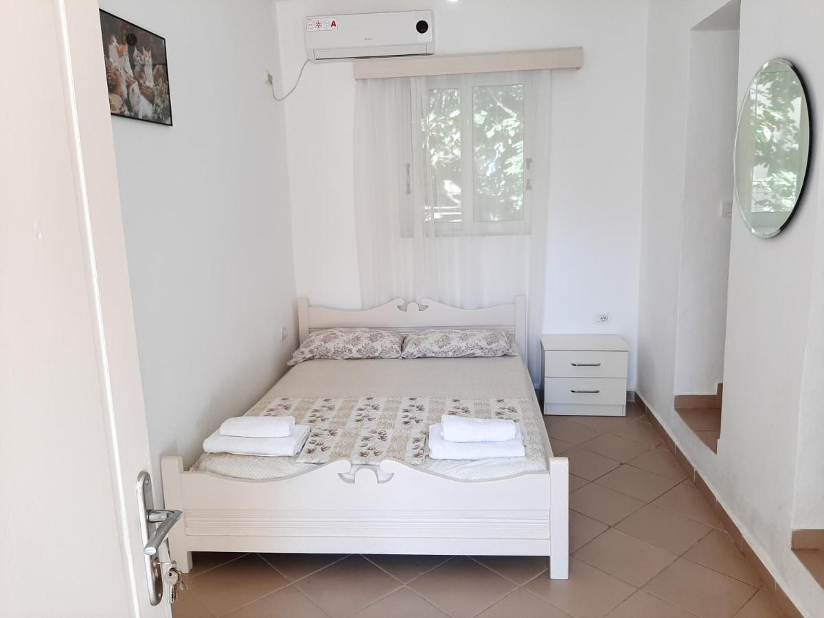 Vaso Apts Sarandë Buitenkant foto